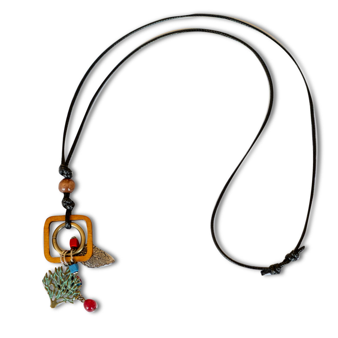 小鳥のウッドペンダント