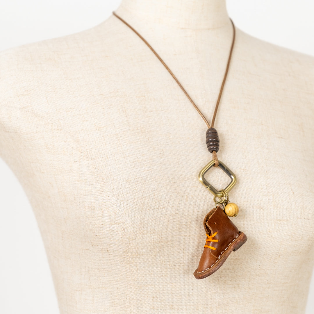 小人の革靴ネックレス