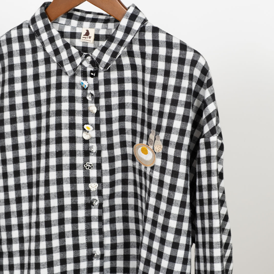 多ボタン朝食シャツ