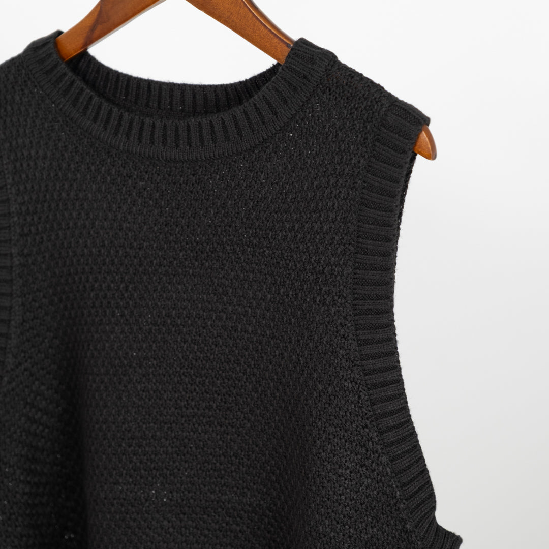 サイドスリットニットベスト