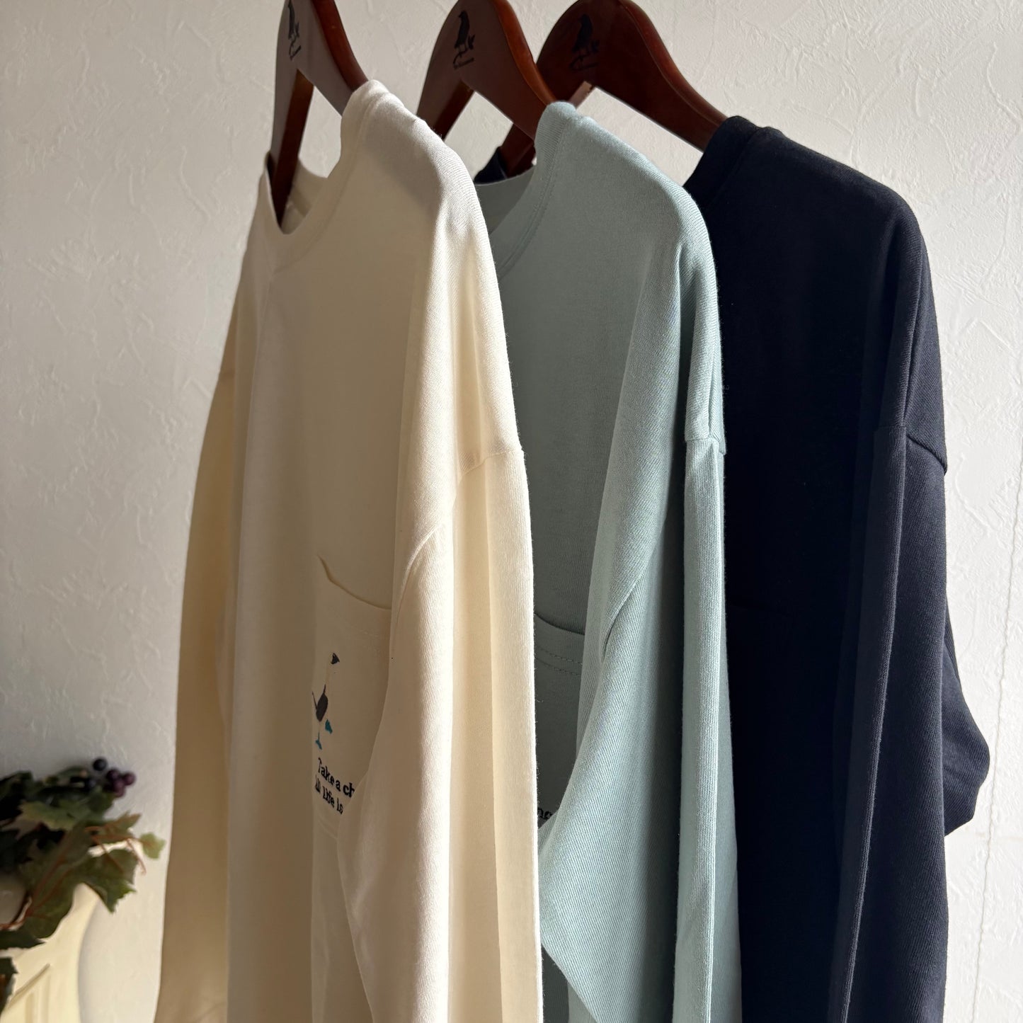 アオアシカツオドリポケット長袖Tシャツ