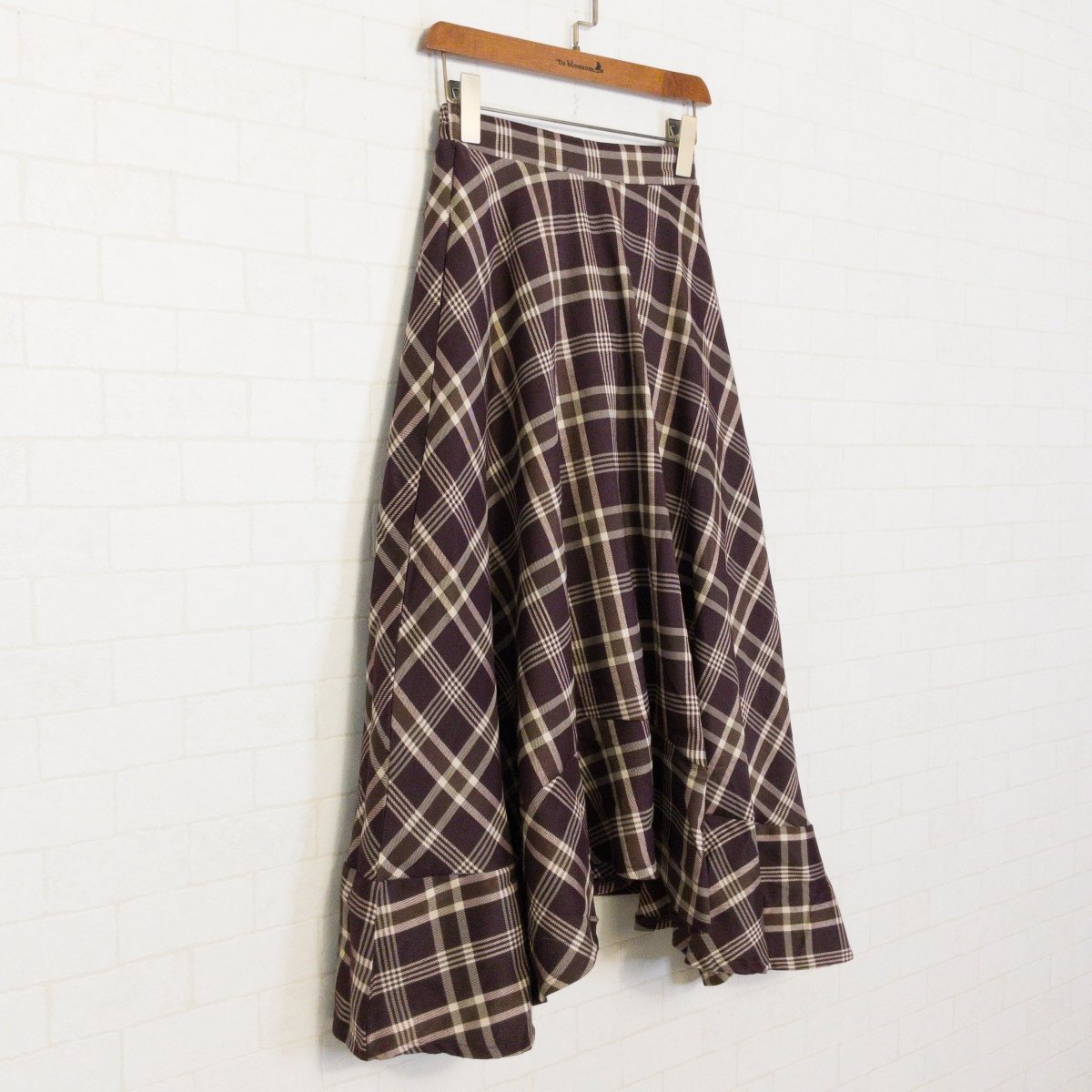 イレギュラーヘムのチェックスカート - to blossom (8166817464452)