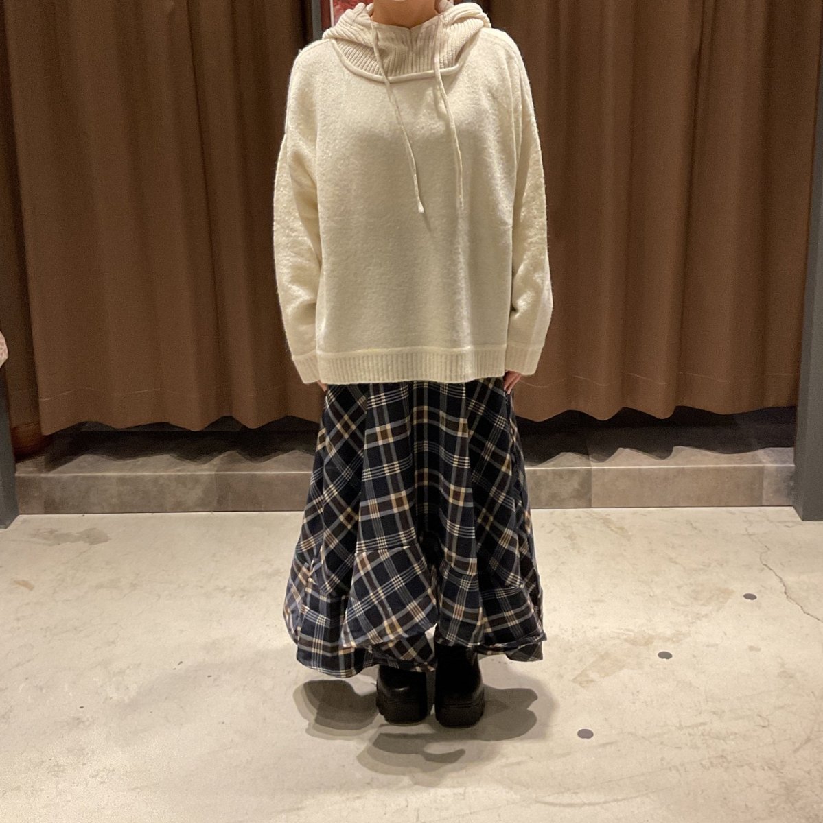 イレギュラーヘムのチェックスカート - to blossom (8166817464452)