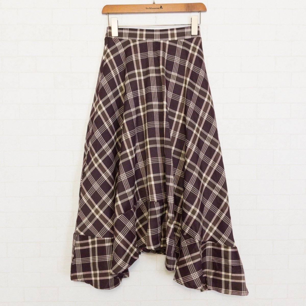 イレギュラーヘムのチェックスカート - to blossom (8166817464452)