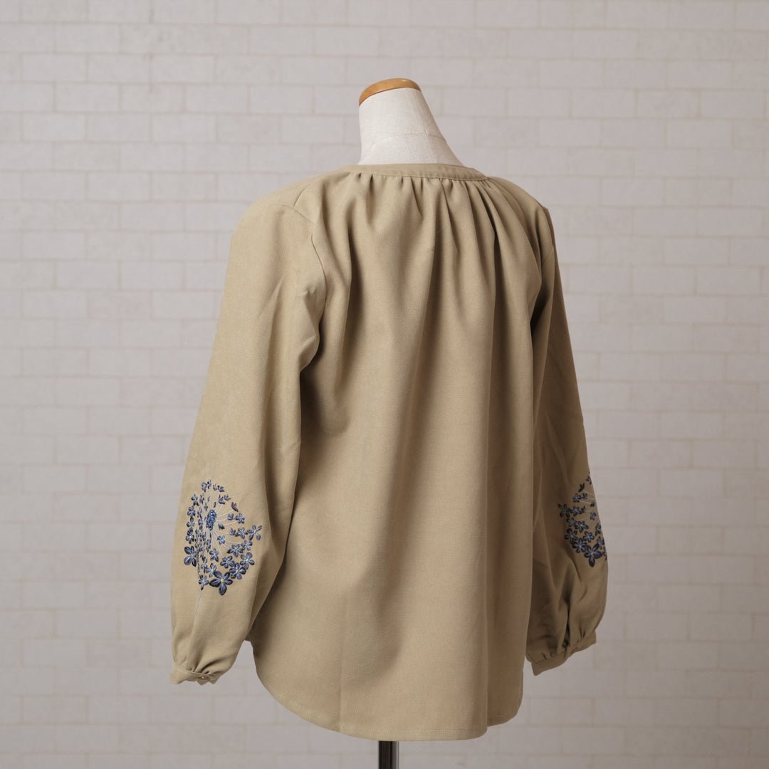 袖に花刺繍の柔らかコールブラウス - to blossom (8181420032132)
