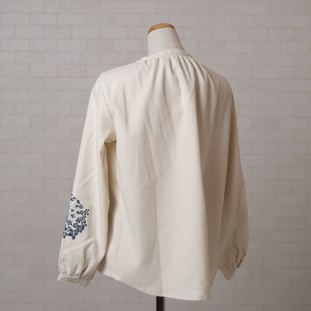 袖に花刺繍の柔らかコールブラウス - to blossom (8181420032132)