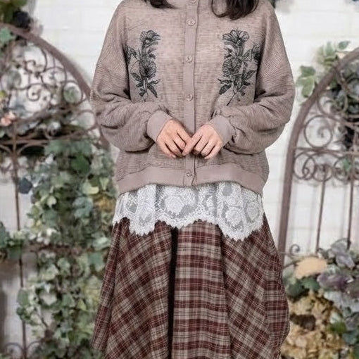 ヒップをカバー!裾レースプルオーバー