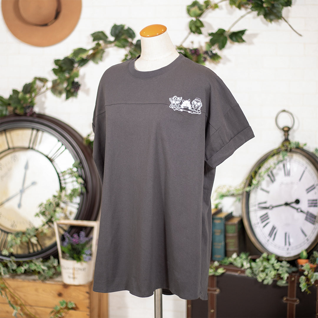 3匹の犬ポケットカラーボタンＴシャツ