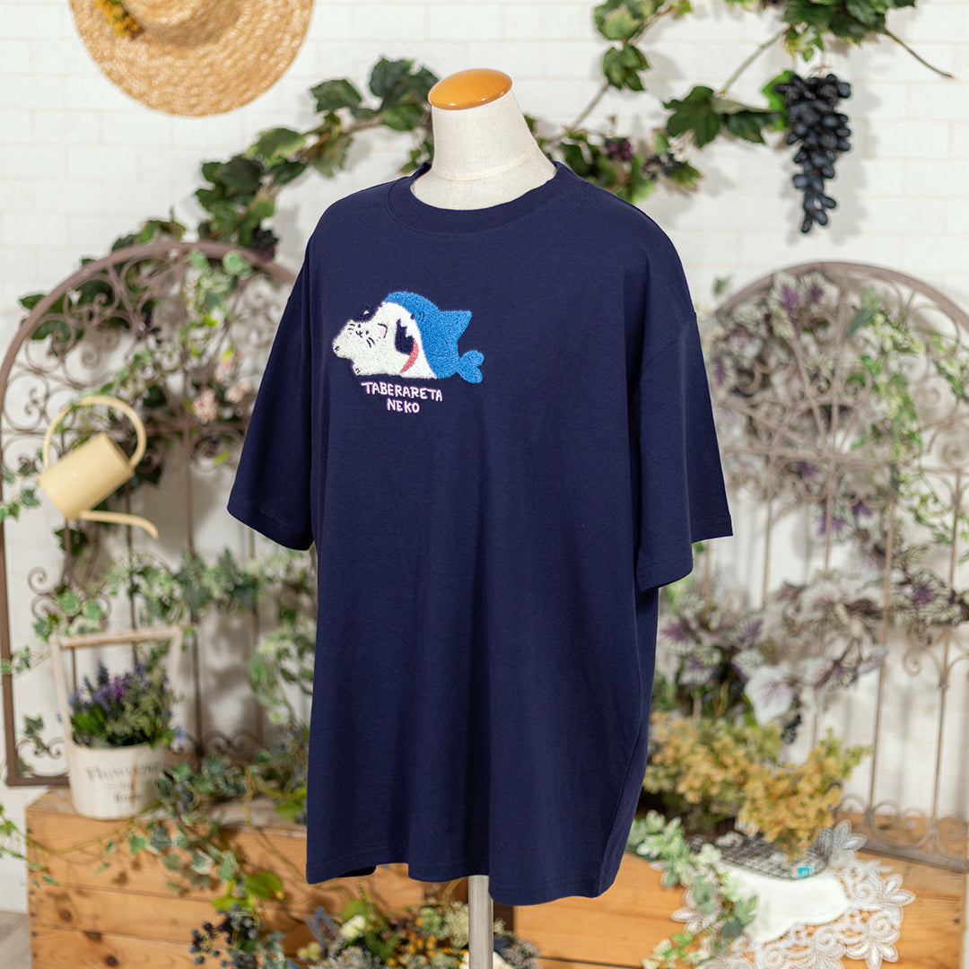 食べられたネコTシャツ
