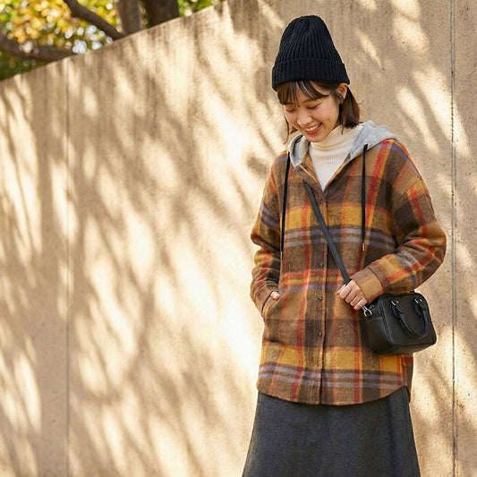 レトロチェックのフードシャツ