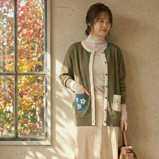 アップリケ刺しゅう配色切替クルーネック