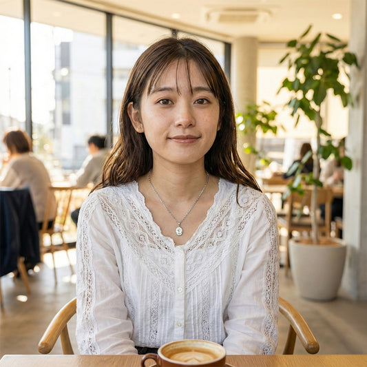 木漏れ日ローズのネックレス