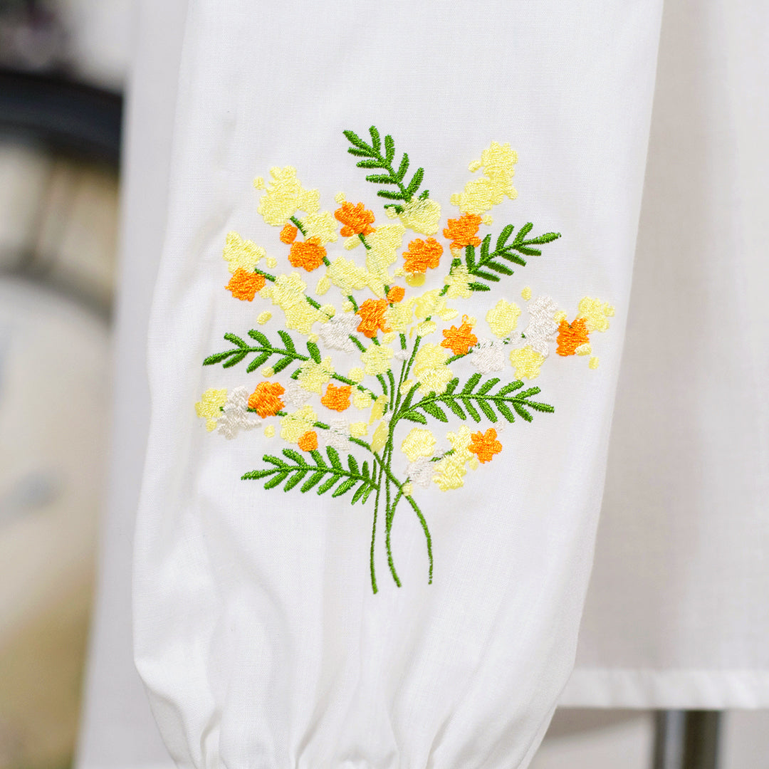 袖flower刺繍ｷﾞｬｻﾞｰブラウス