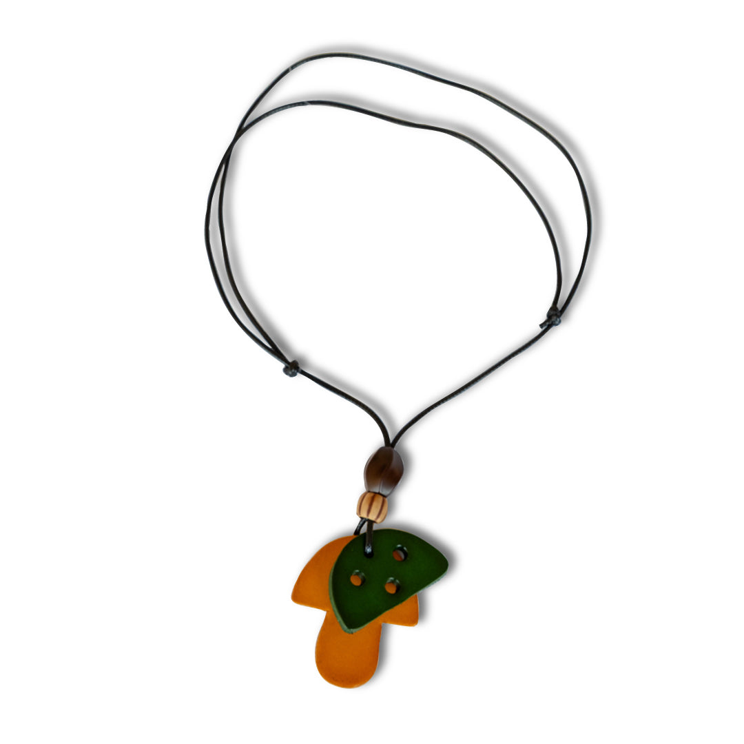 ささやく森のペンダント