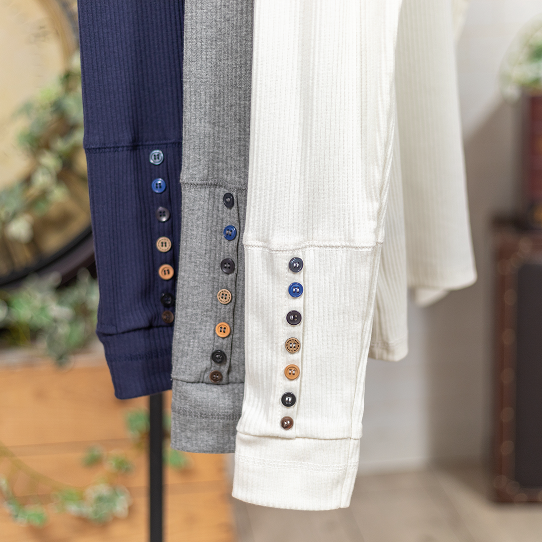 多色ボタン配色プルオーバー