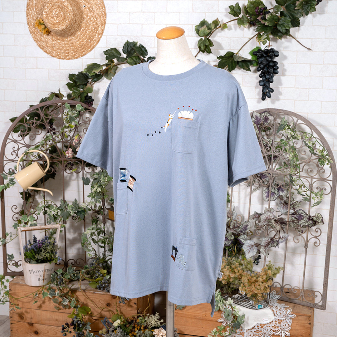 手仕事刺繍の多ポケットTシャツ