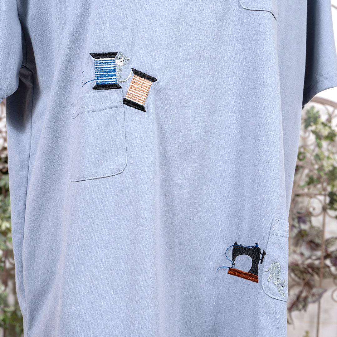 手仕事刺繍の多ポケットTシャツ