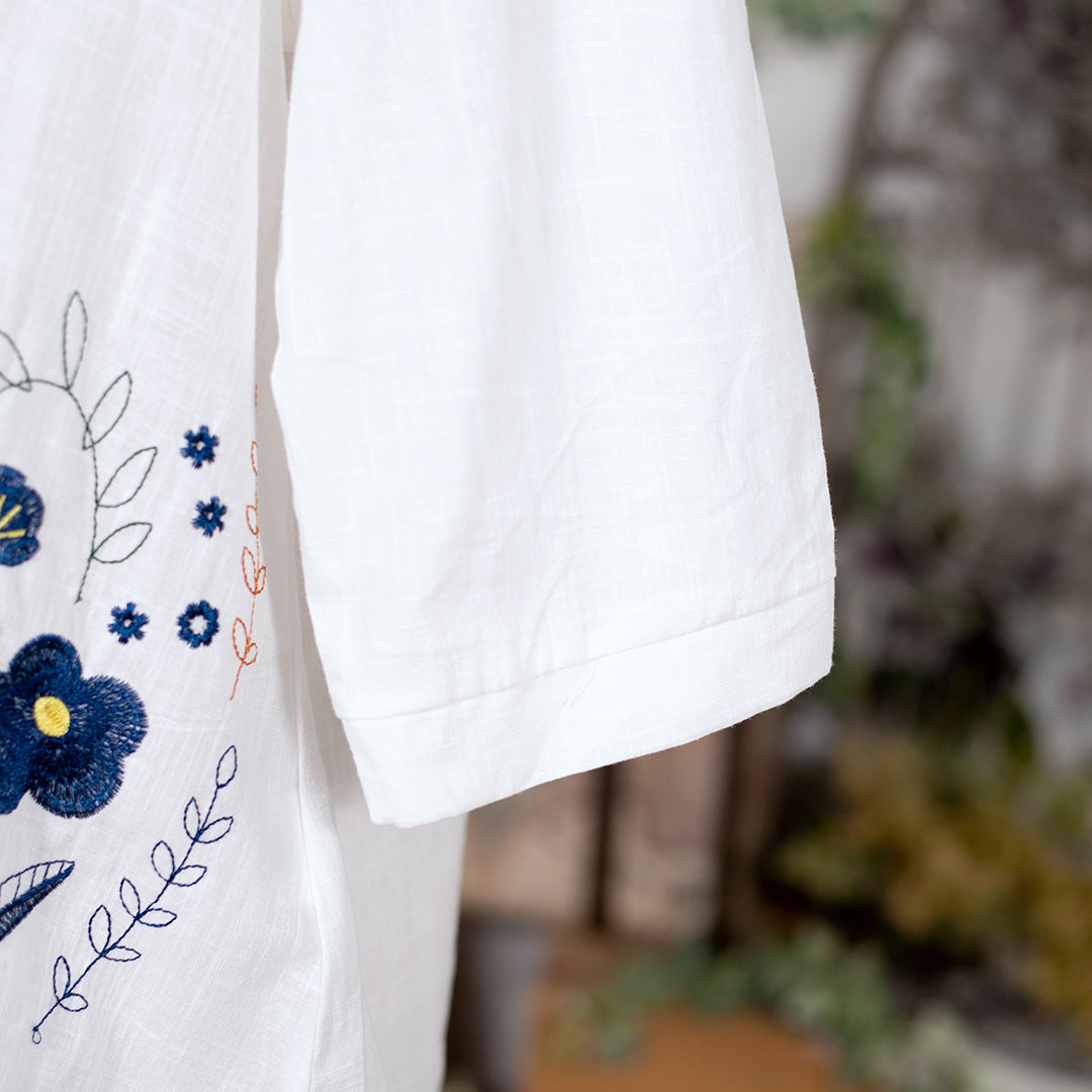 摘みたてブーケの刺繍ブラウス