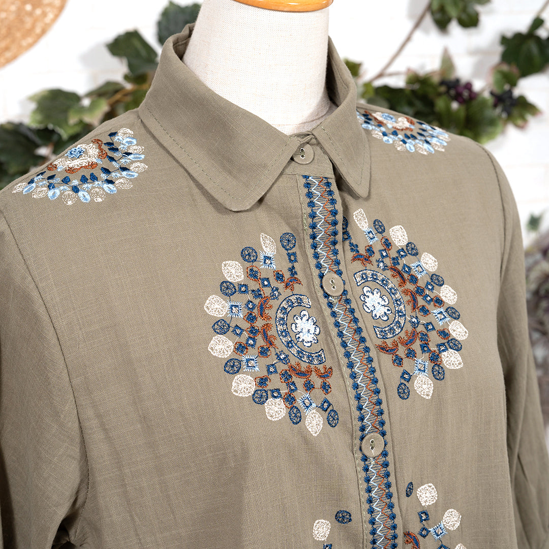 北欧刺繍のロングシャツ
