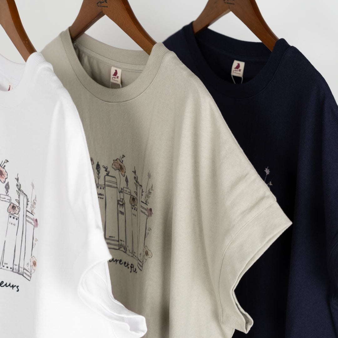 本とお花Tシャツ (10027373920388)