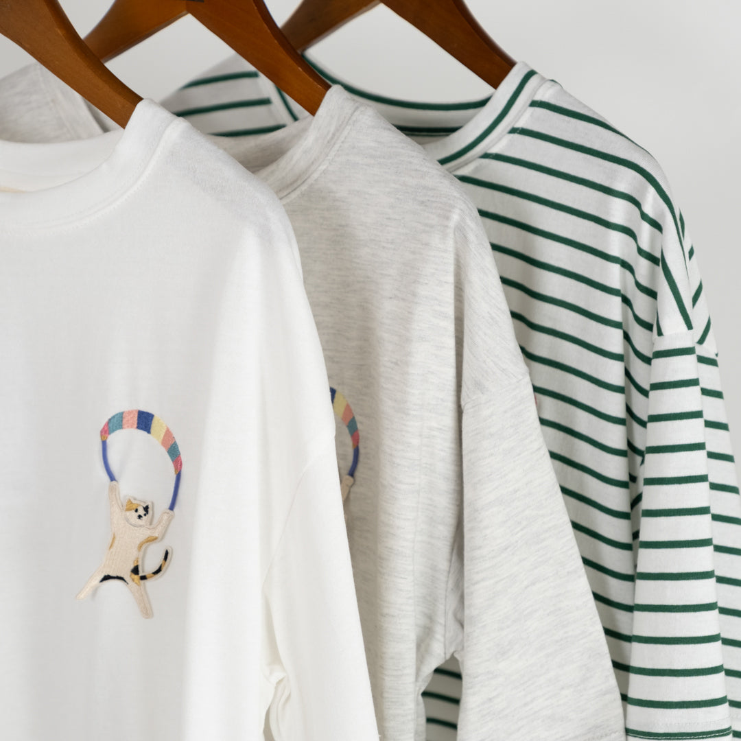 パラシュートぶらぶら猫Ｔシャツ (10032792436868)