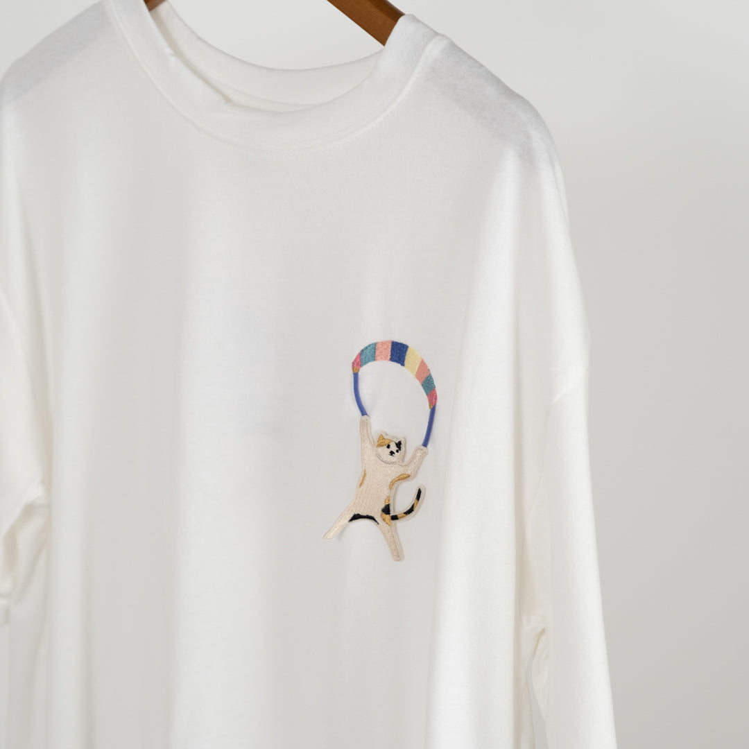 パラシュートぶらぶら猫Ｔシャツ (10032792436868)