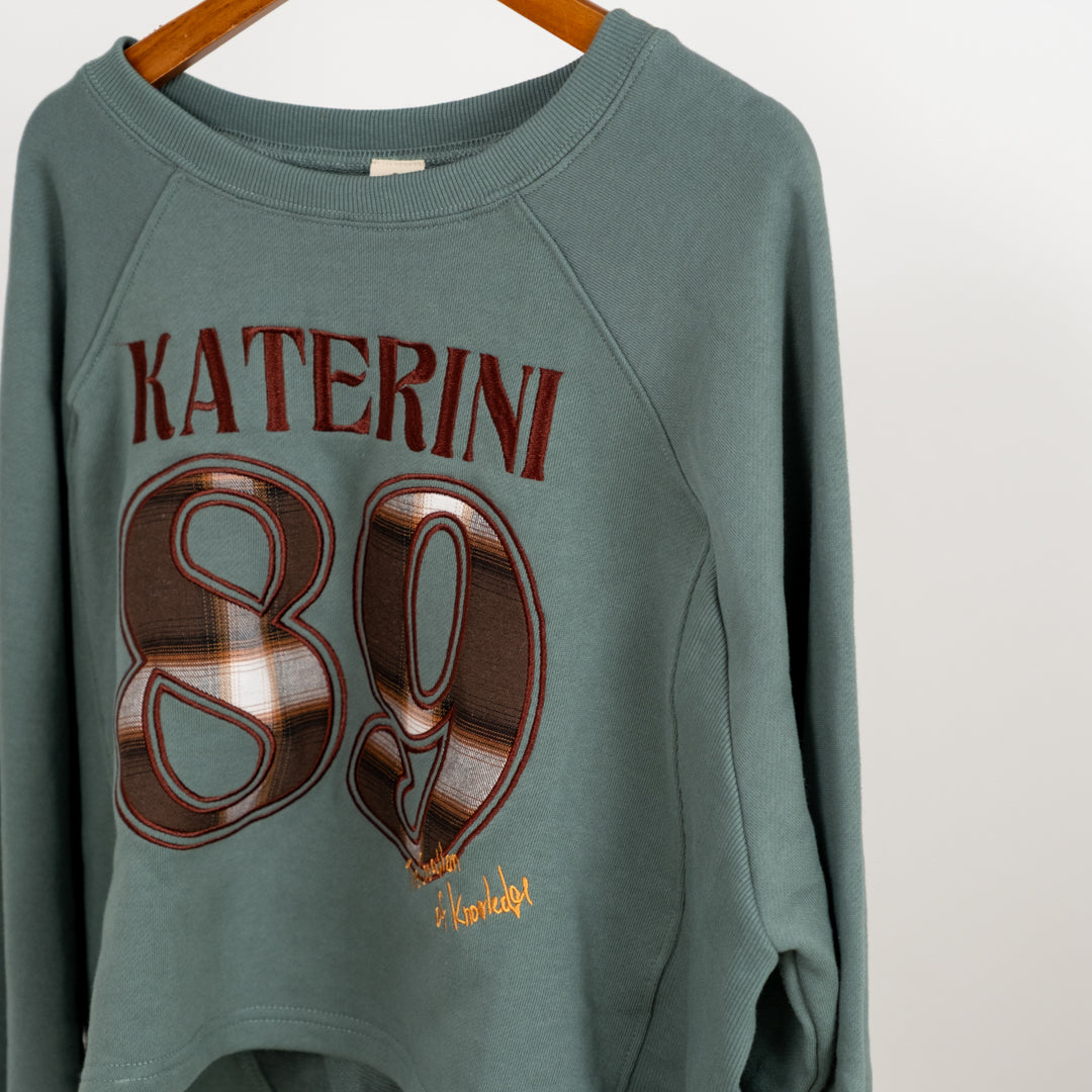 裏毛ナンバープルオーバー