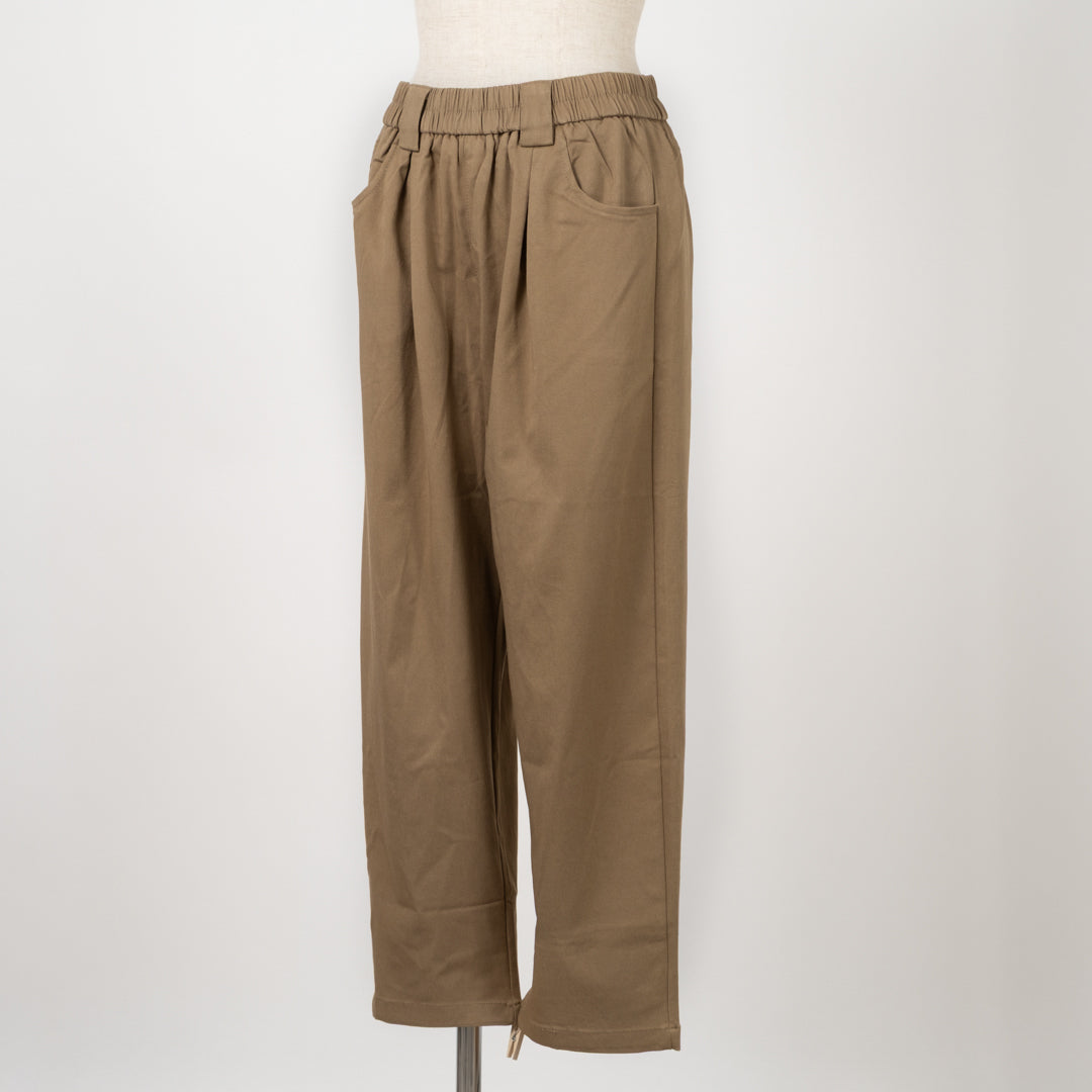 ストレッチテーパードパンツ