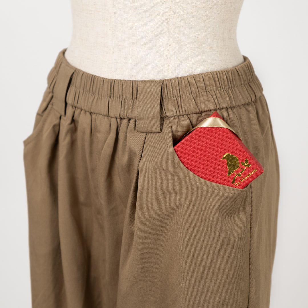 ストレッチテーパードパンツ