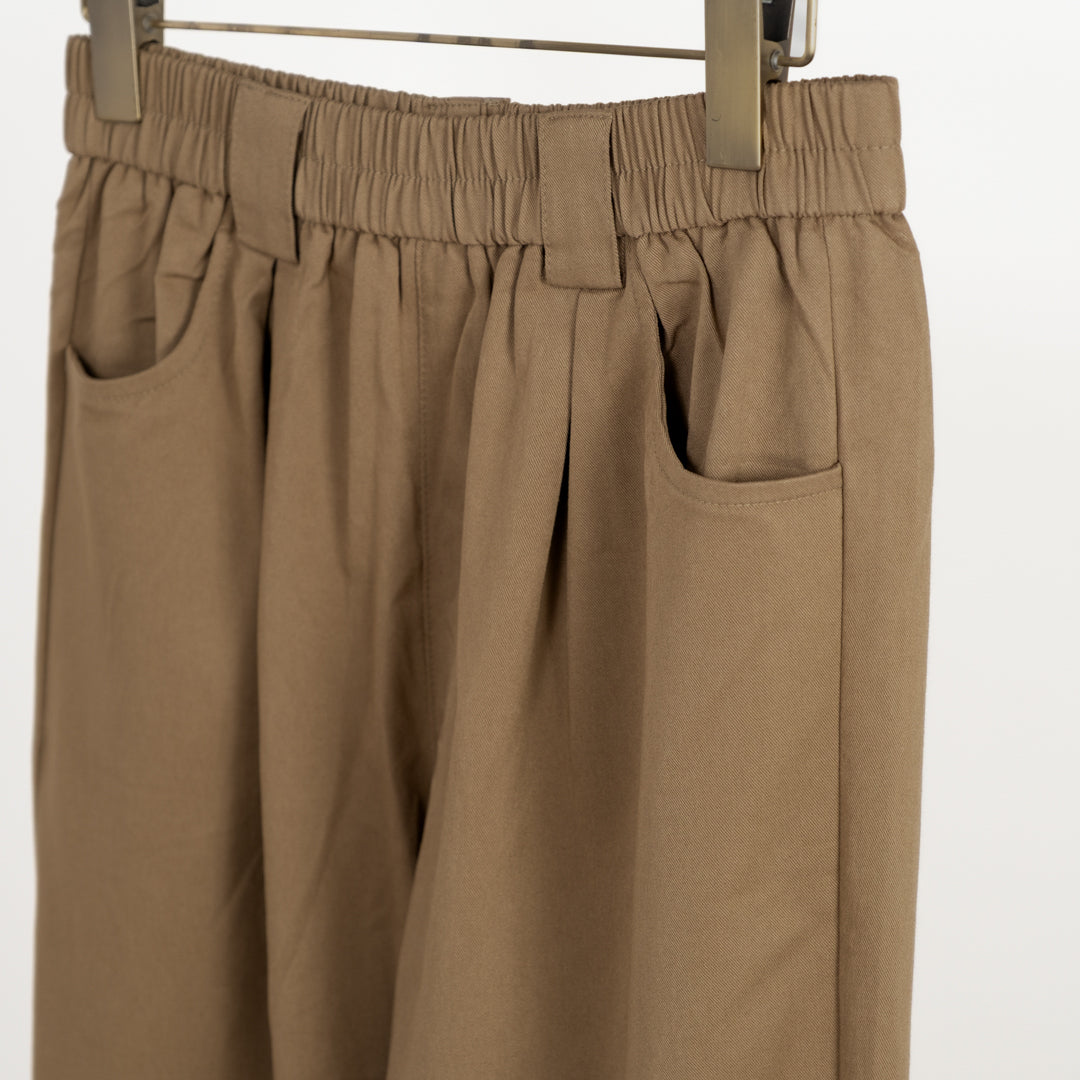 ストレッチテーパードパンツ