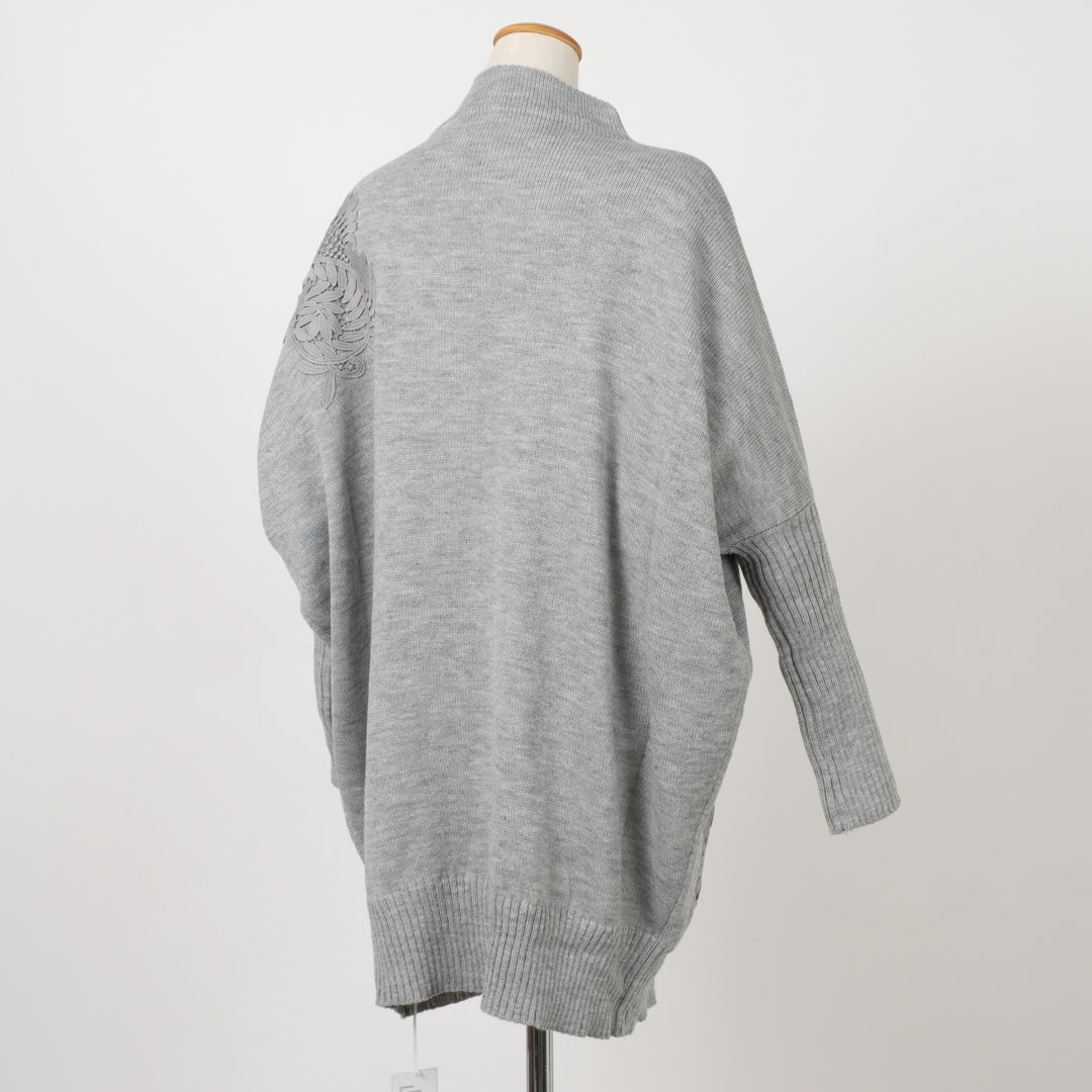 モチーフレースドルマンチュニックニット