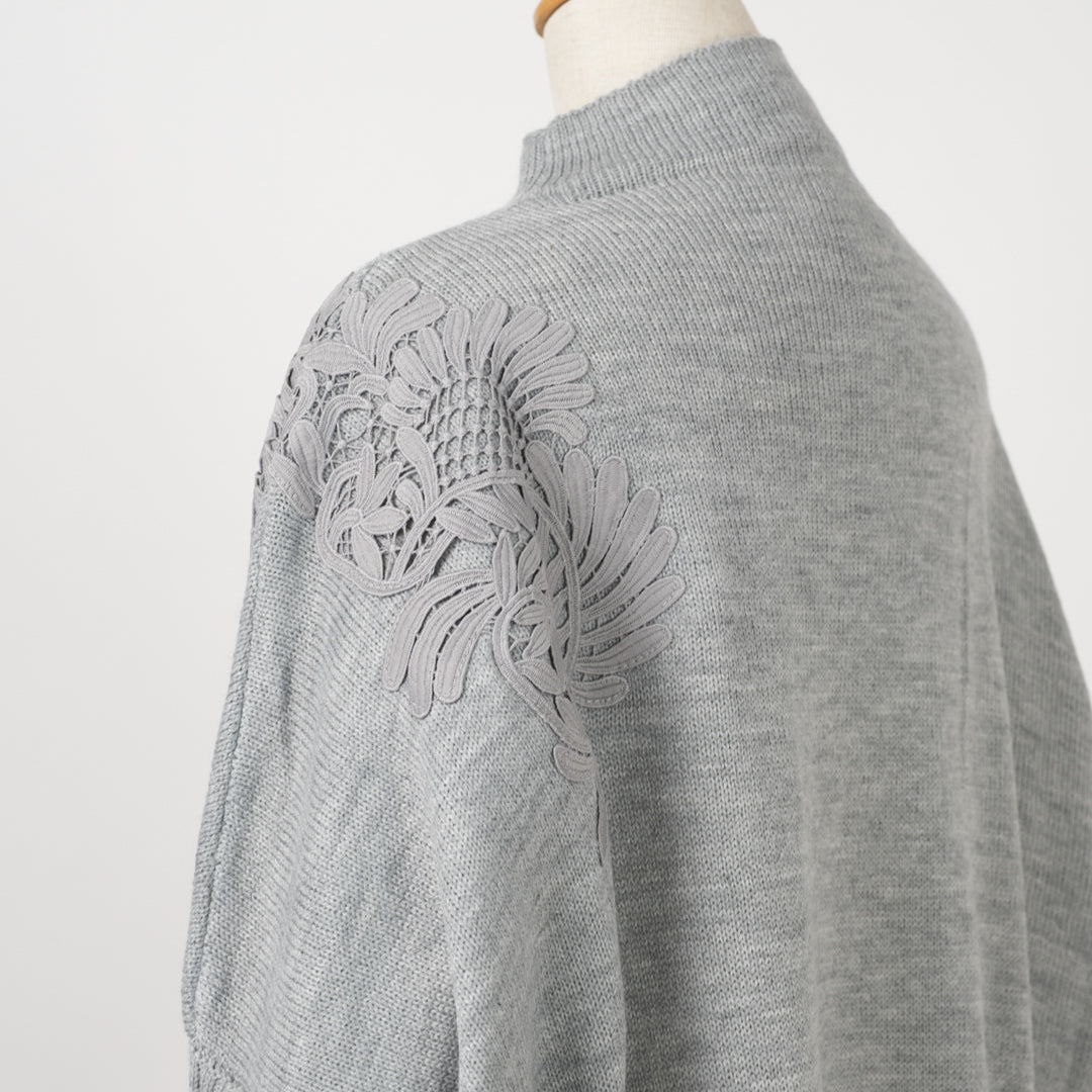 モチーフレースドルマンチュニックニット