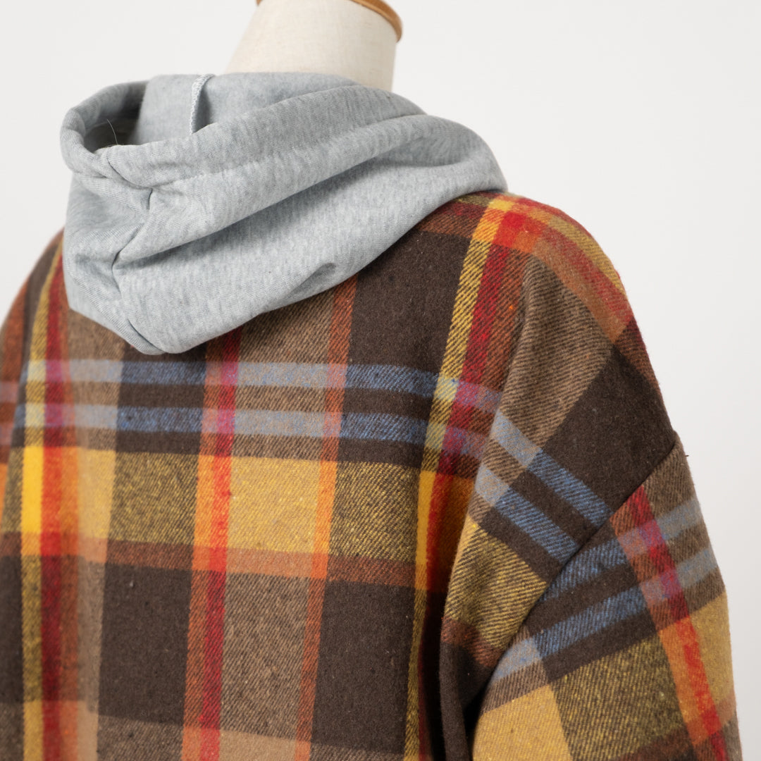 レトロチェックのフードシャツ