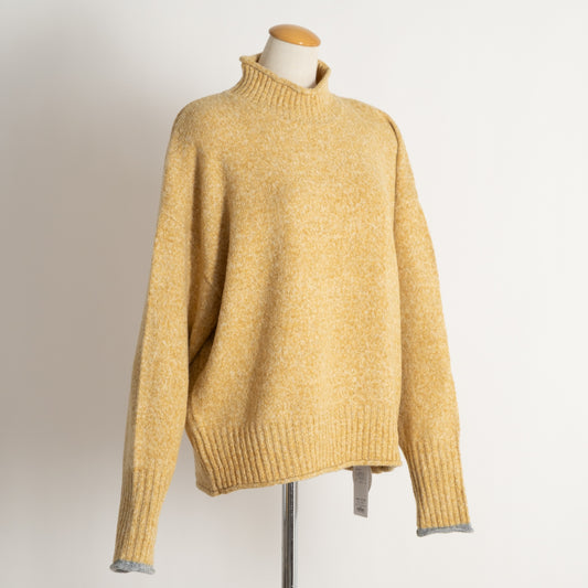 ハイネックプルオーバーニット