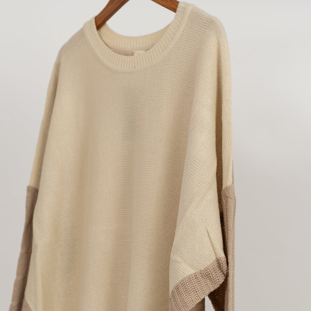 袖ケーブル配色ニットプルオーバー