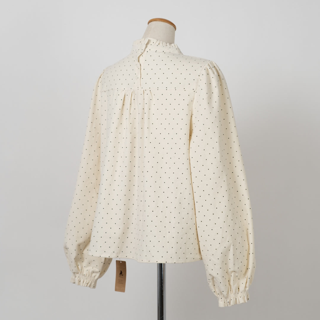 コールテンドットのフリルネック