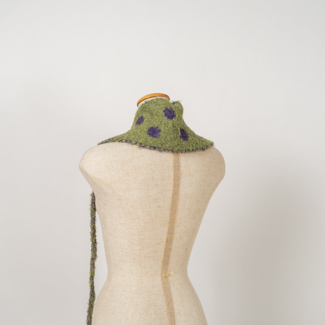 森の木の実のイヤーマフラー