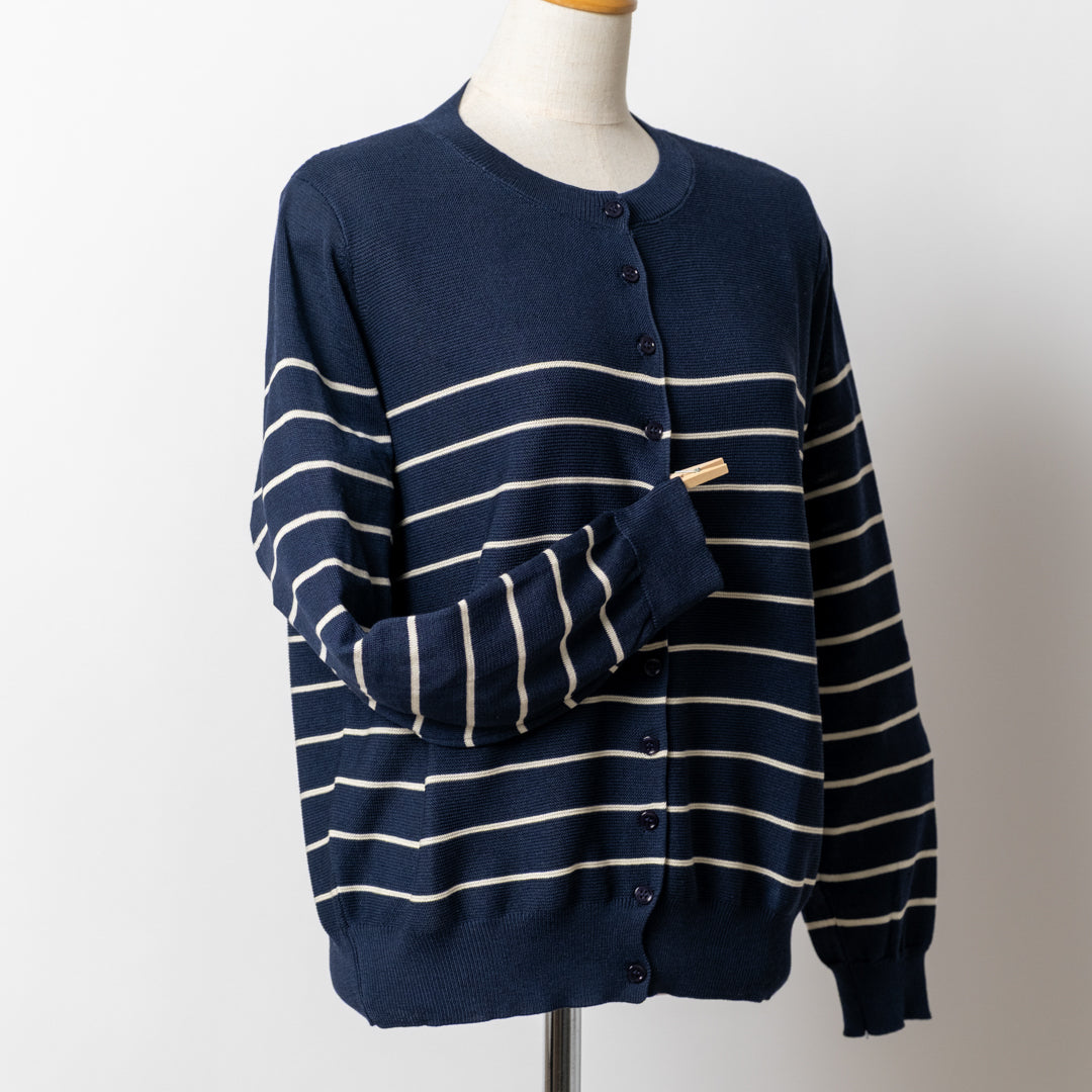 ニットブラウス