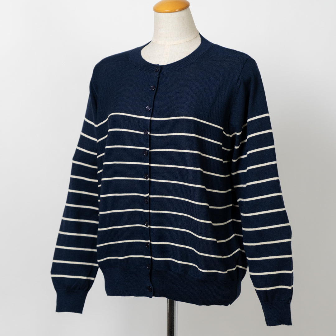 ニットブラウス