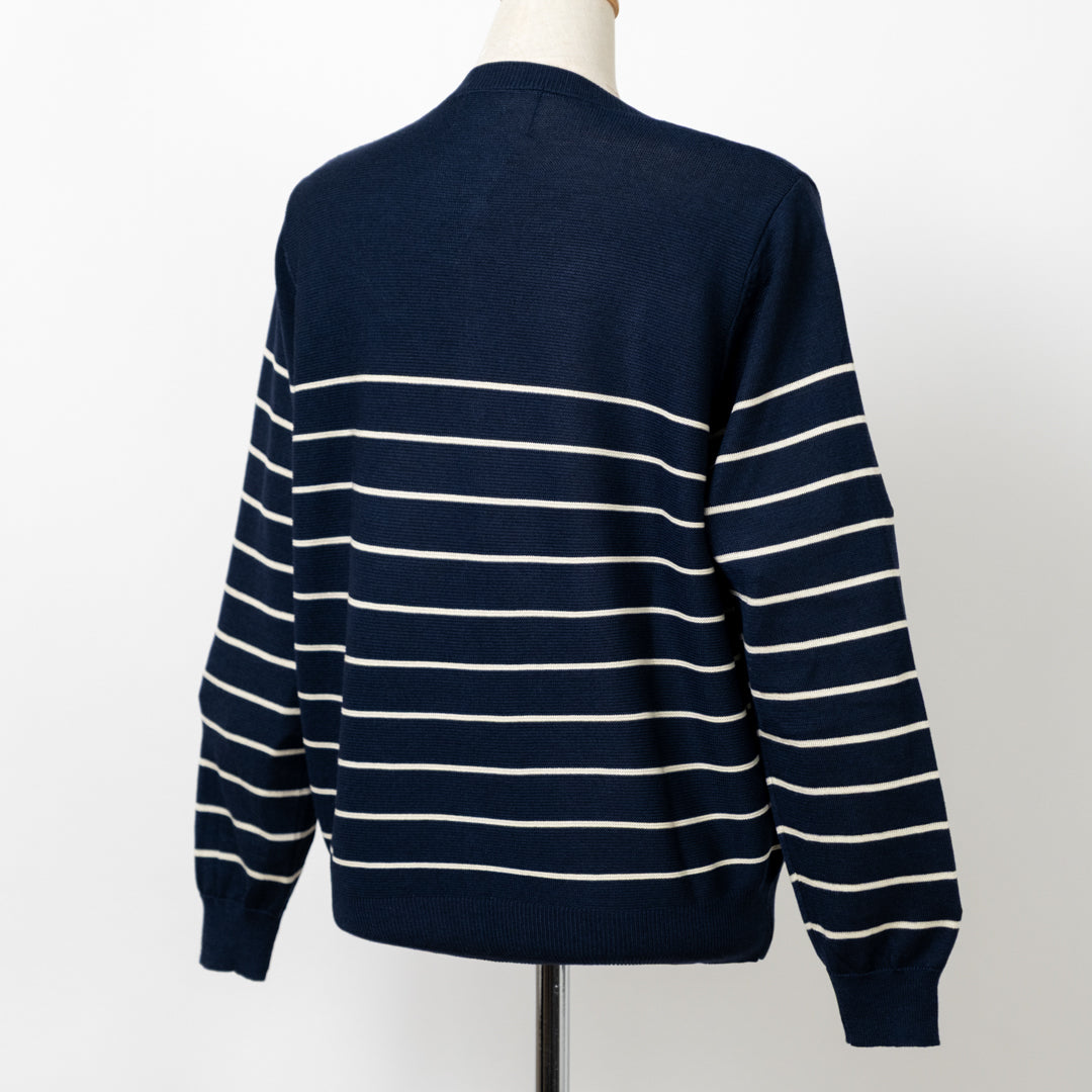 ニットブラウス