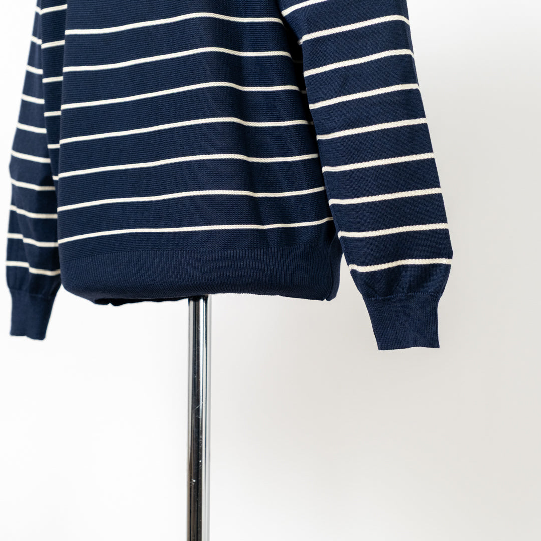 ニットブラウス