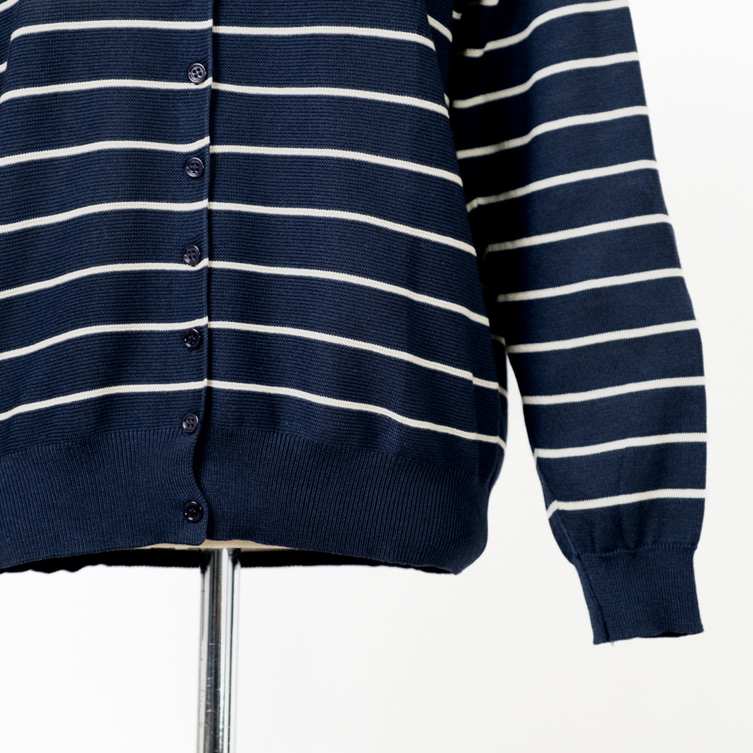 ニットブラウス