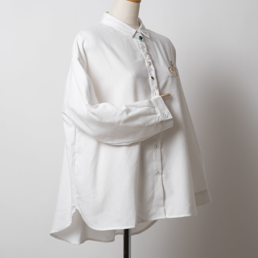 多ボタン朝食シャツ