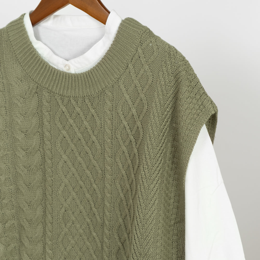 ニットベスト＋シャツアンサンブル