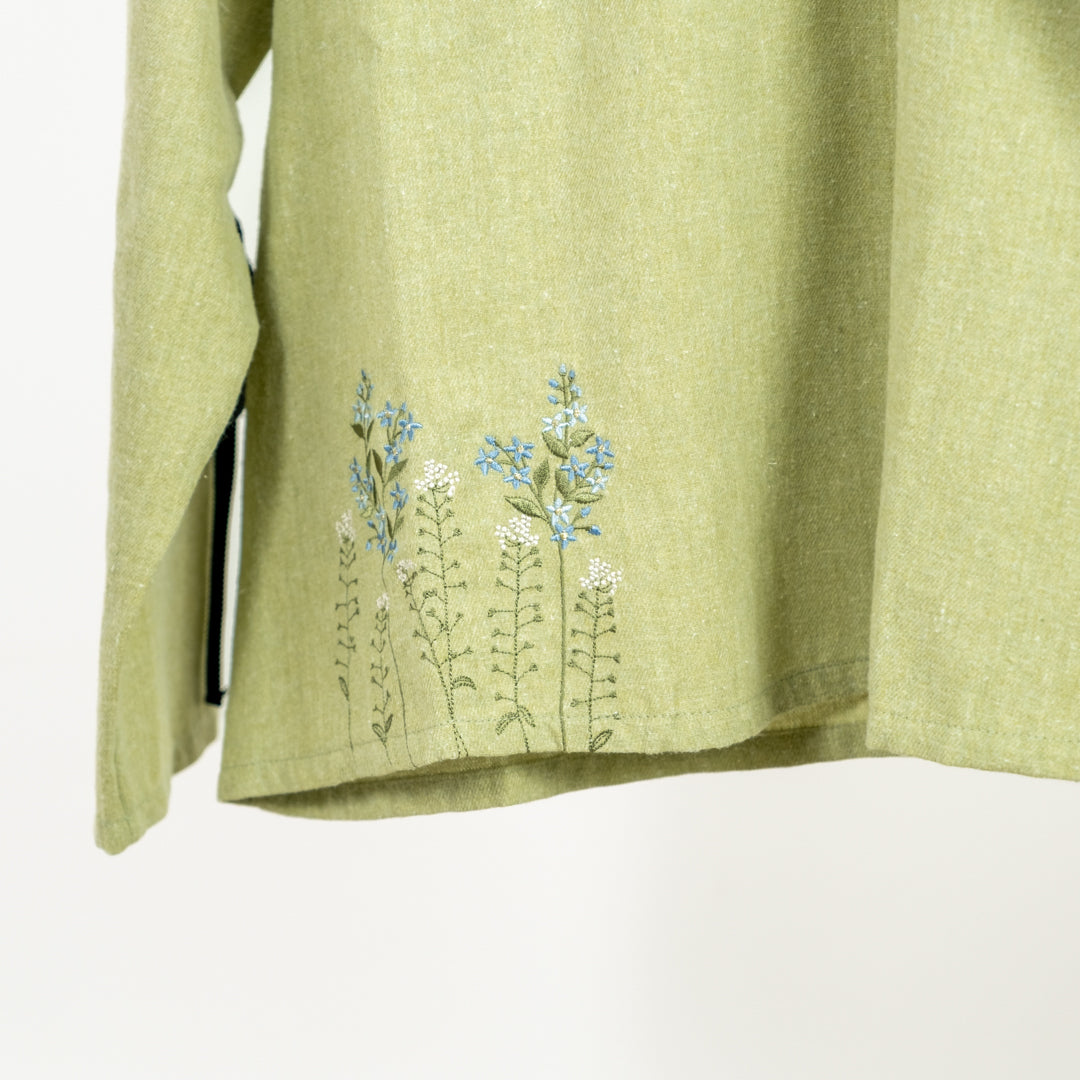 袖ブーケ刺しゅうブラウス