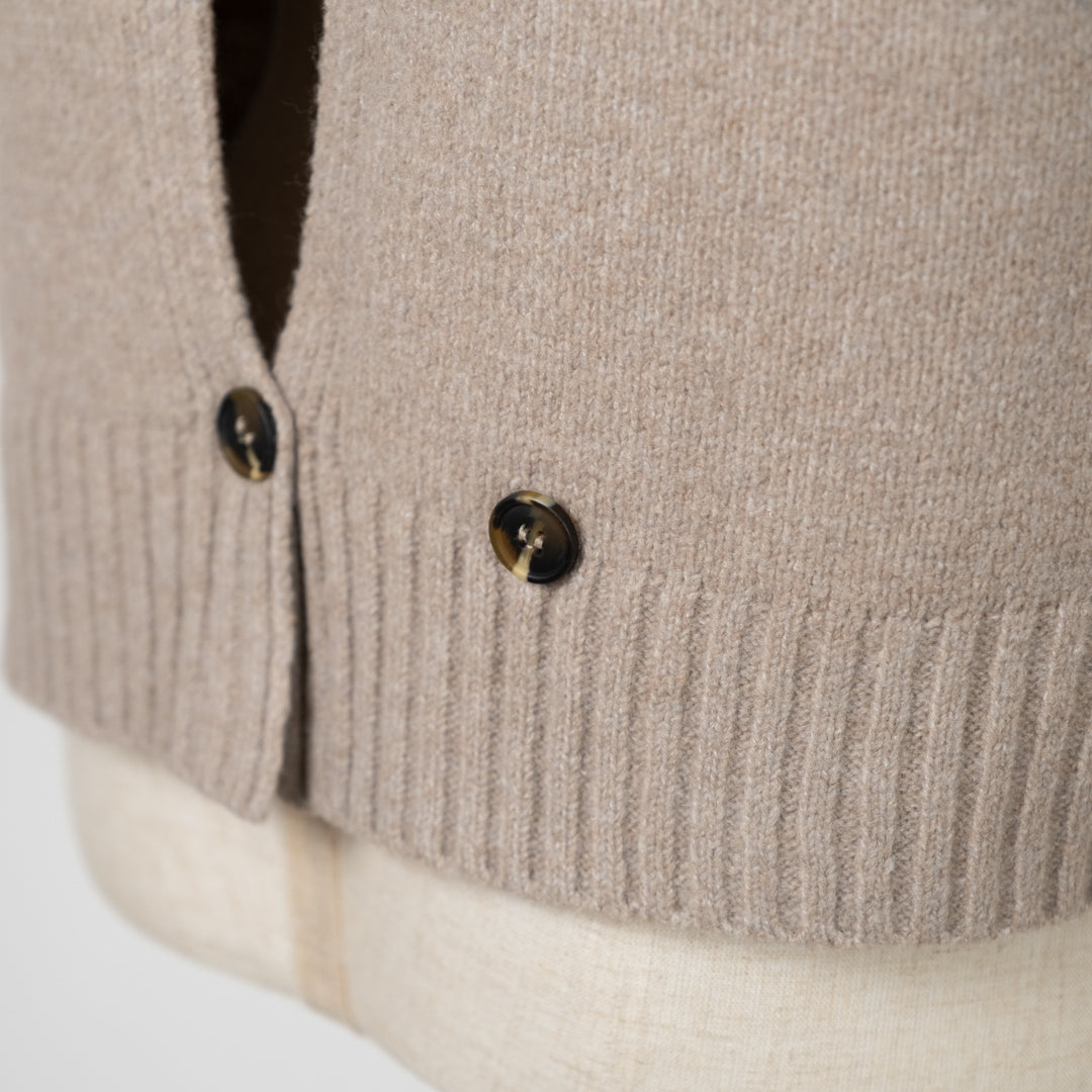 後ボタンニットベスト – to blossom