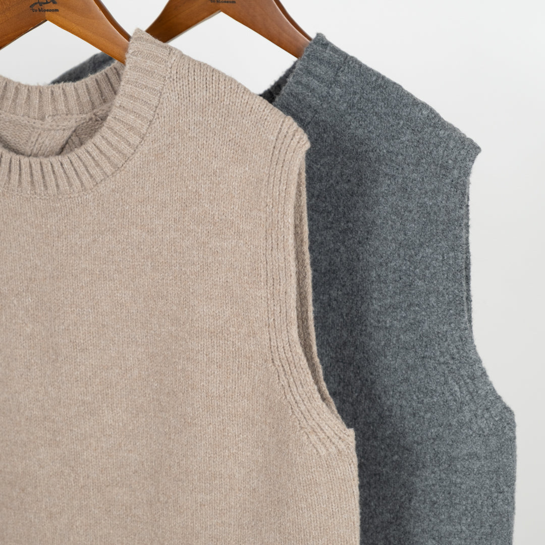 後ボタンニットベスト – to blossom