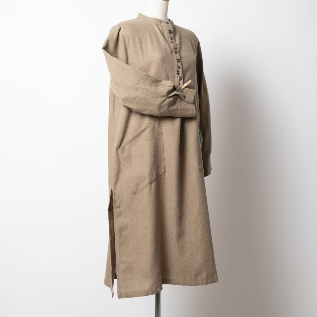 刺しゅう入り多ボタンデザインワンピース