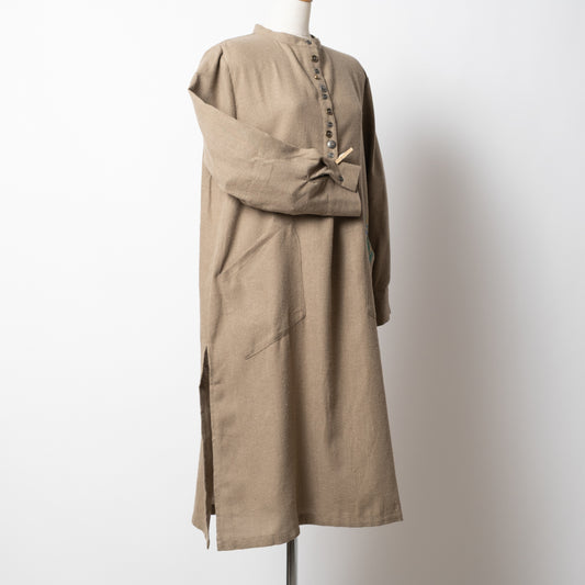 刺しゅう入り多ボタンデザインワンピース