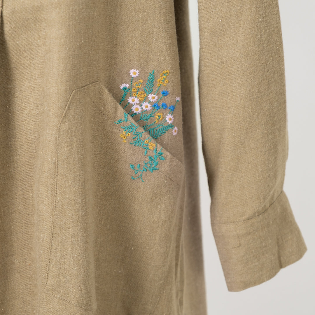 刺しゅう入り多ボタンデザインワンピース